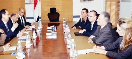 الارحبي لدى لقائه مساعد وزير الخارجية الأمريكي لشؤون الشرق الأدنى أمس